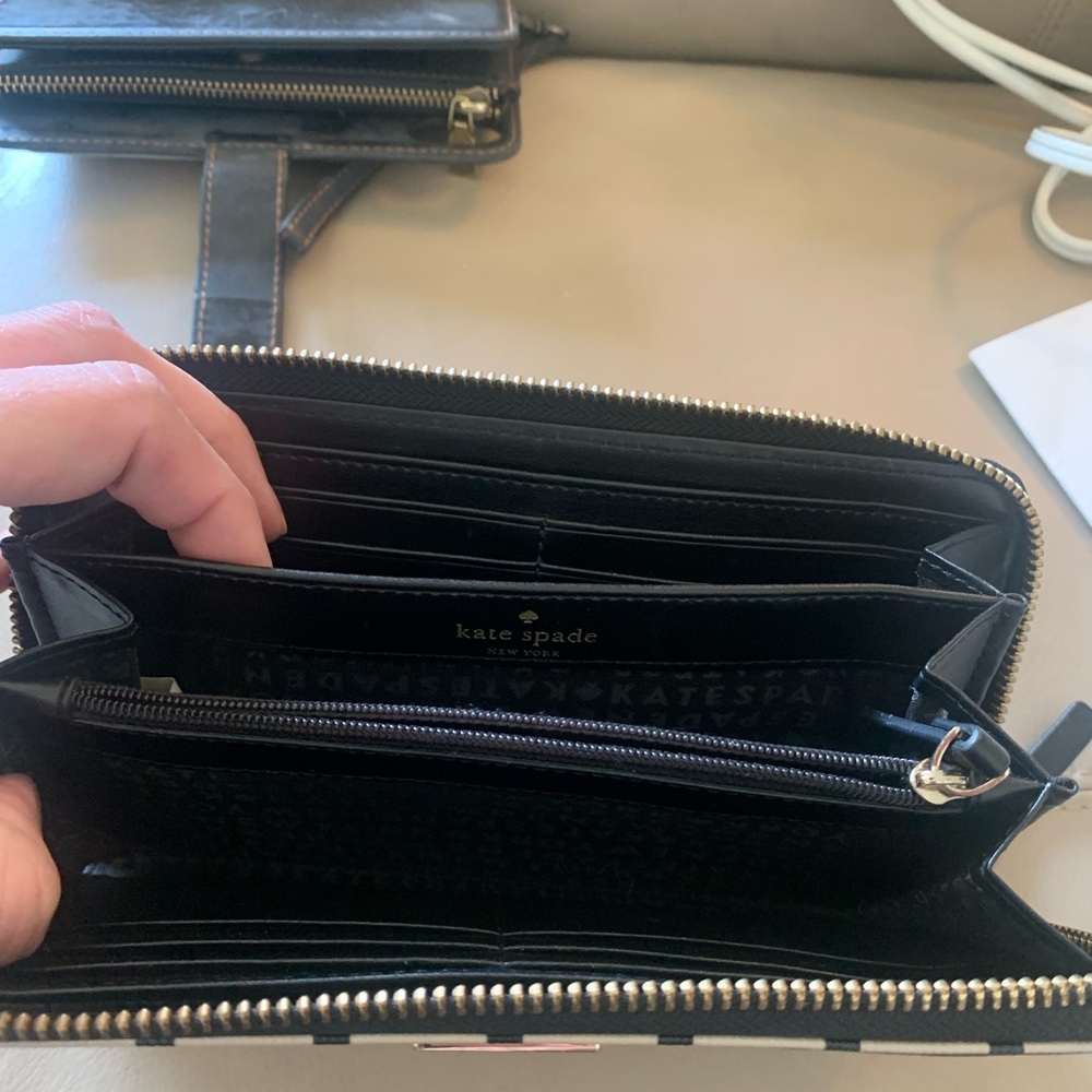 Kate Spade Wallet - Picture 6 of 7